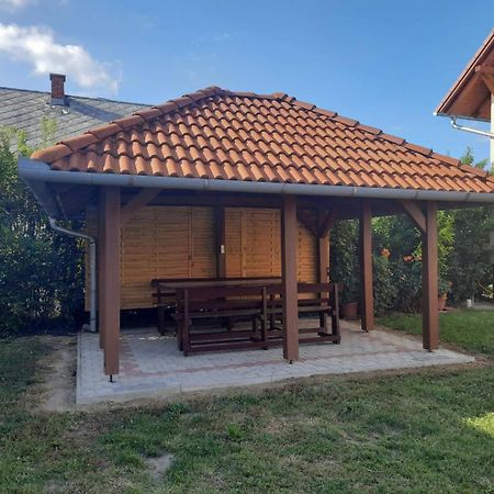 Nora Apartman Balatonlelle Exterior foto