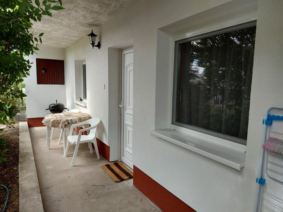 Nora Apartman Balatonlelle Exterior foto